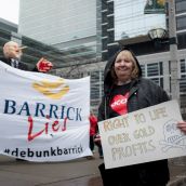 Barrick Lies, we are confronting them with the truth! photo: Allan.lissner.net