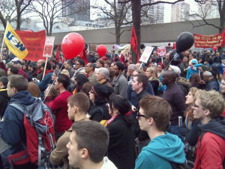 Crowd at about a 1500 people, still growing.  Photo by Megan Kinch.